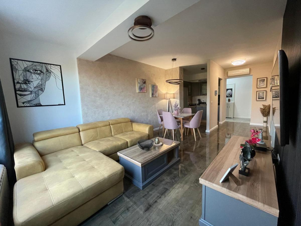 Roosevelt Apartment سكوبجي المظهر الخارجي الصورة