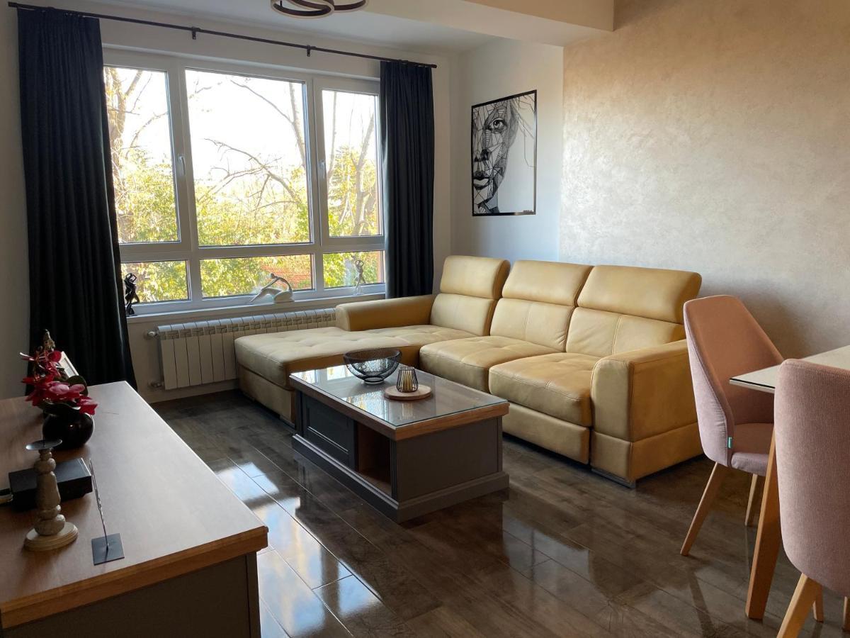 Roosevelt Apartment سكوبجي المظهر الخارجي الصورة